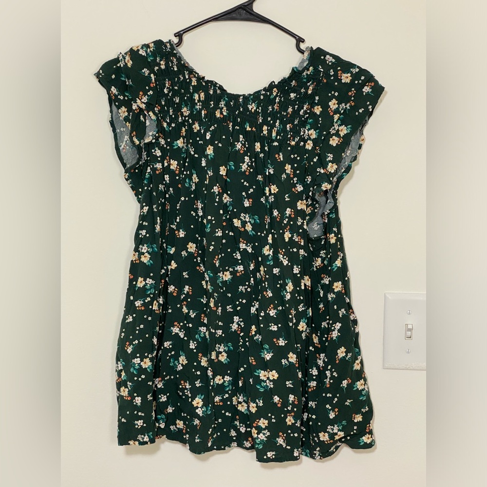 Old Navy Green Floral Short Sleeve Top size L